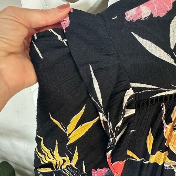 Guess Floral Blouse - Picture 4 of 10